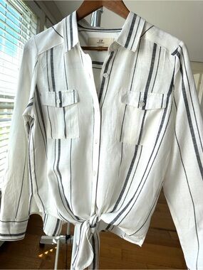 Universal Thread White Button-Front Stripe Shirt with Tie Hem